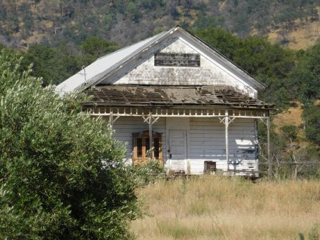 [Picture of Bear Valley schoolhouse]